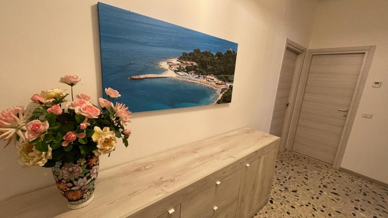 4 Pini Lägenhet Ancona Exteriör bild